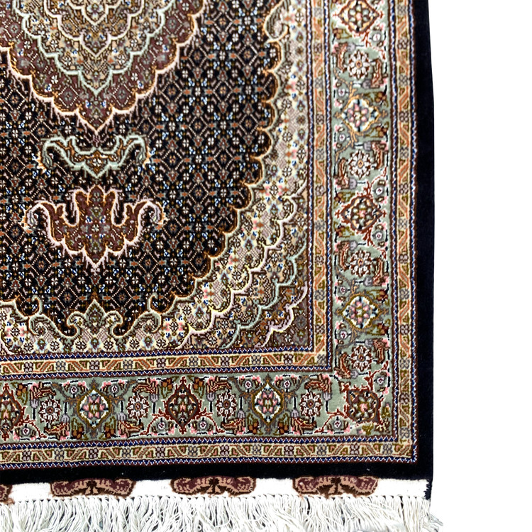 فرش دستبافت تبریز نقشه ماهی 1.5 متری