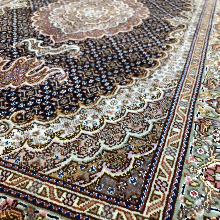 فرش 1.5 متری دستباف ماهی تبریز کرک و ابریشم