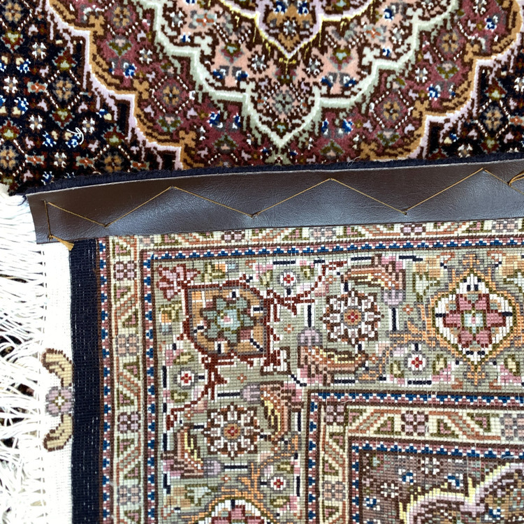 فرش 1.5 متری دستباف ماهی تبریز کرک و ابریشم