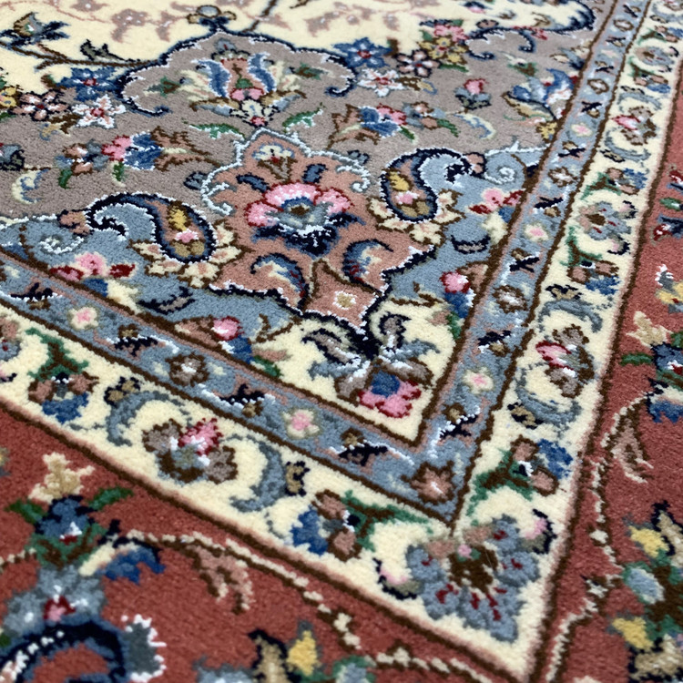 فرش دستباف 6 متری جفت بافت اردکان کرم حاشیه پیازی 1 رنگ ابریشم